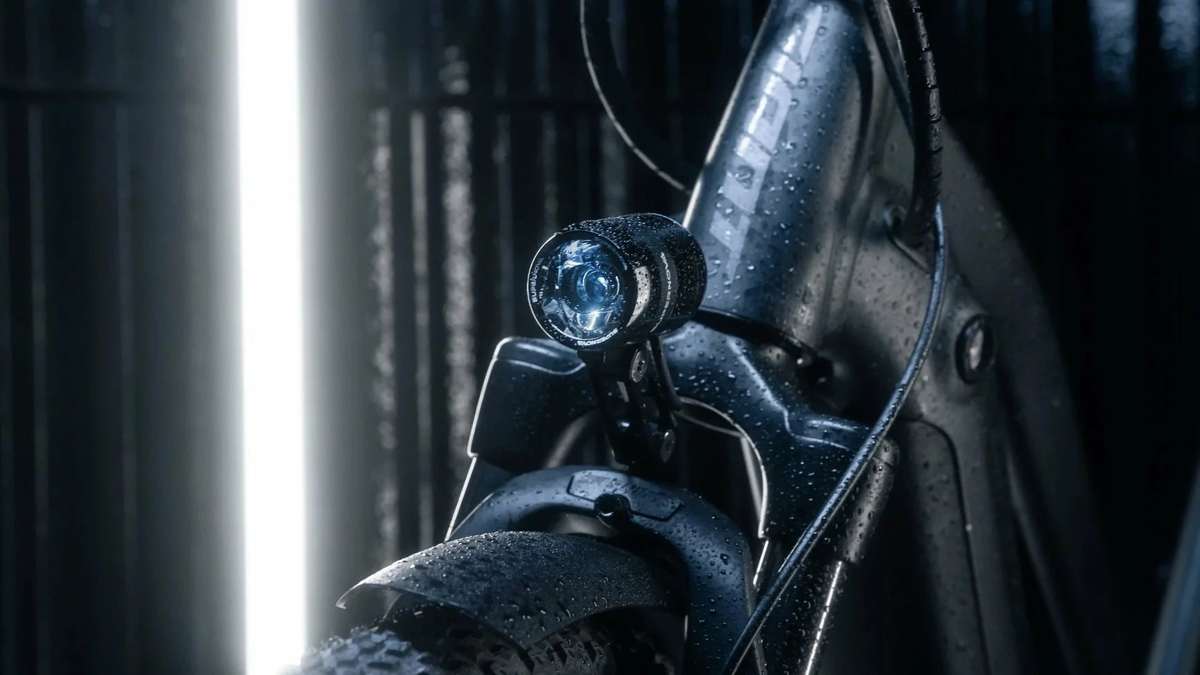 Supernova V1280 Scheinwerfer 4 Supernova V1280 Scheinwerfer – Bild 2